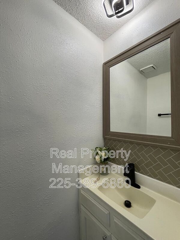 Building Photo - 1511 Cristy Dr