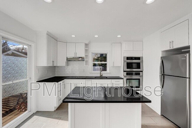 Building Photo - 25 Thorney Ave