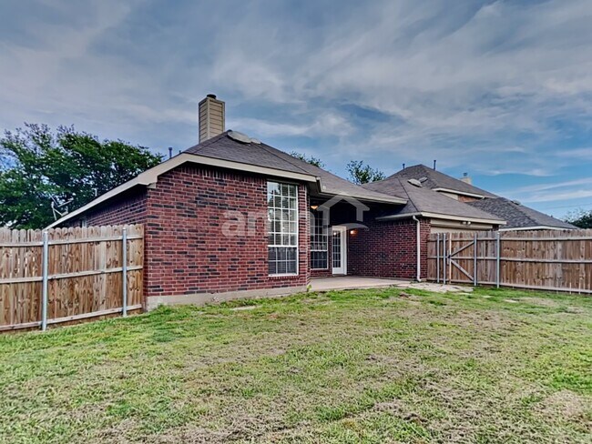 Building Photo - 6213 Richmond Dr