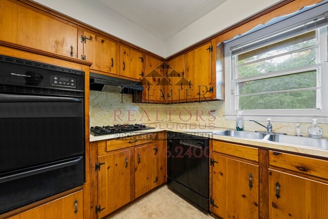 Building Photo - 4526 Sentry St
