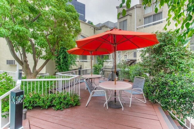 Building Photo - The Carlton - Vibrant community!