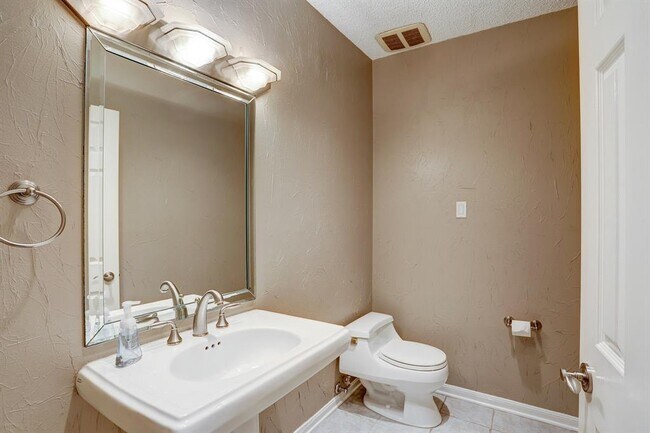 Building Photo - 2938 Teague Rd