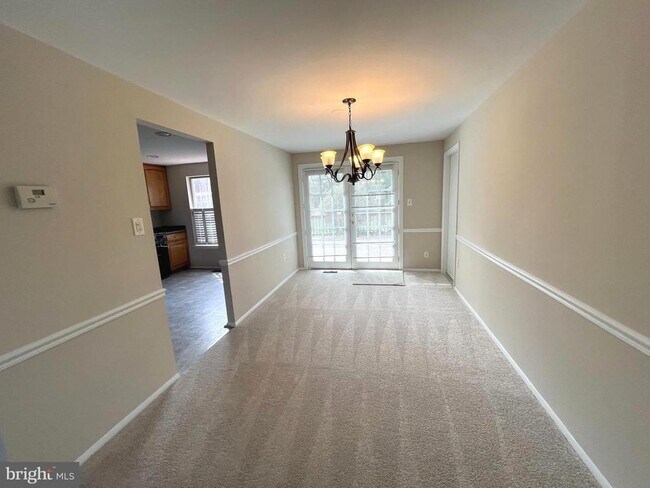 Building Photo - 15705 Anamosa Dr