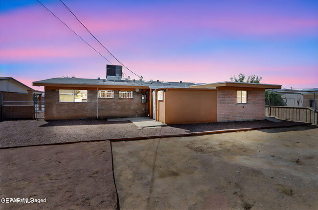 Building Photo - 5503 Salisbury Dr