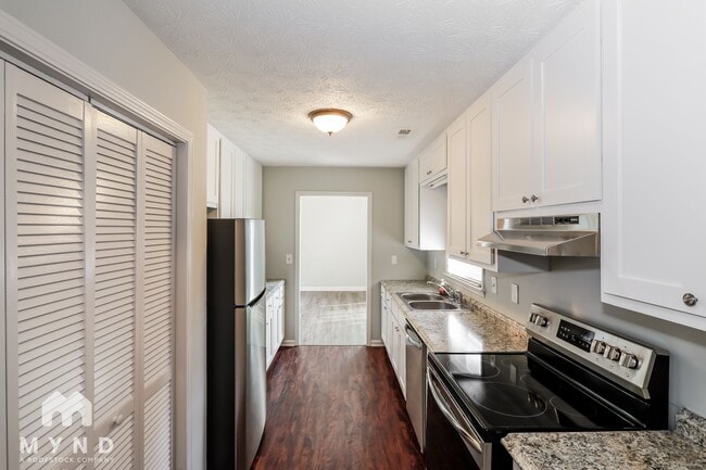 Building Photo - 65 Mountain View Cir