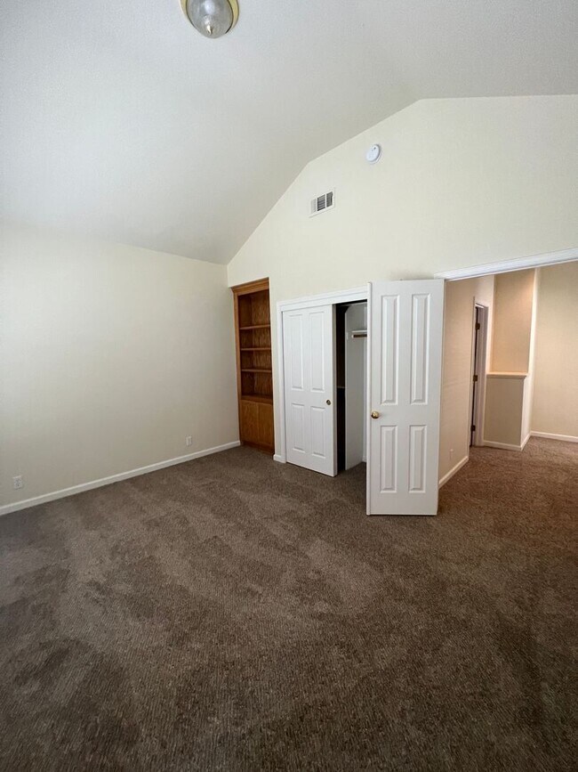 Building Photo - Single Story on Private Court in Gated Hillsborough, Granite Bay, CA
