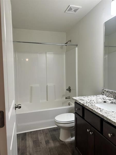 Building Photo - 5635 Parkview Ln