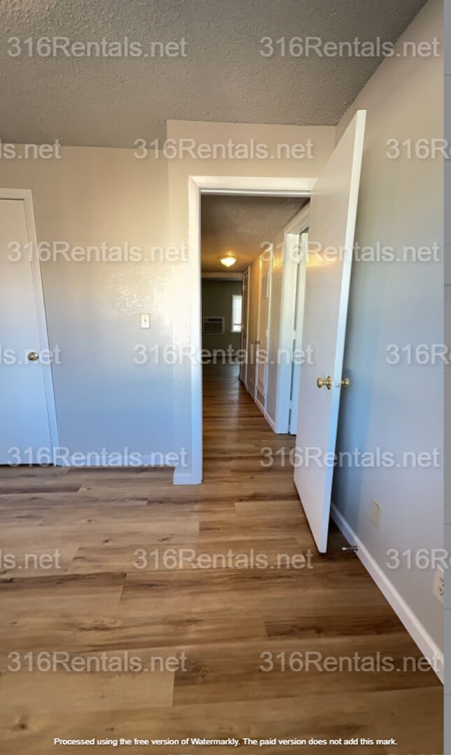 Building Photo - $675 - COMING SOON! SECTION 8/ Housing Voucher approved 2 bedroom / 1 bathroom - Newly remodeled ...