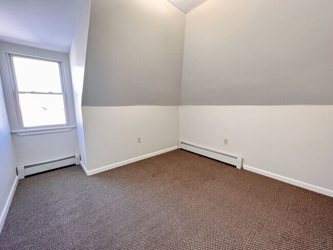 Building Photo - 207 Wethersfield Ave