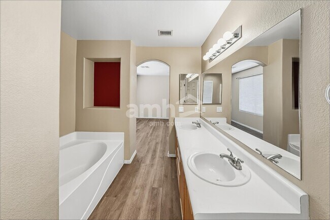 Building Photo - 10181 E Desert Paradise Pl