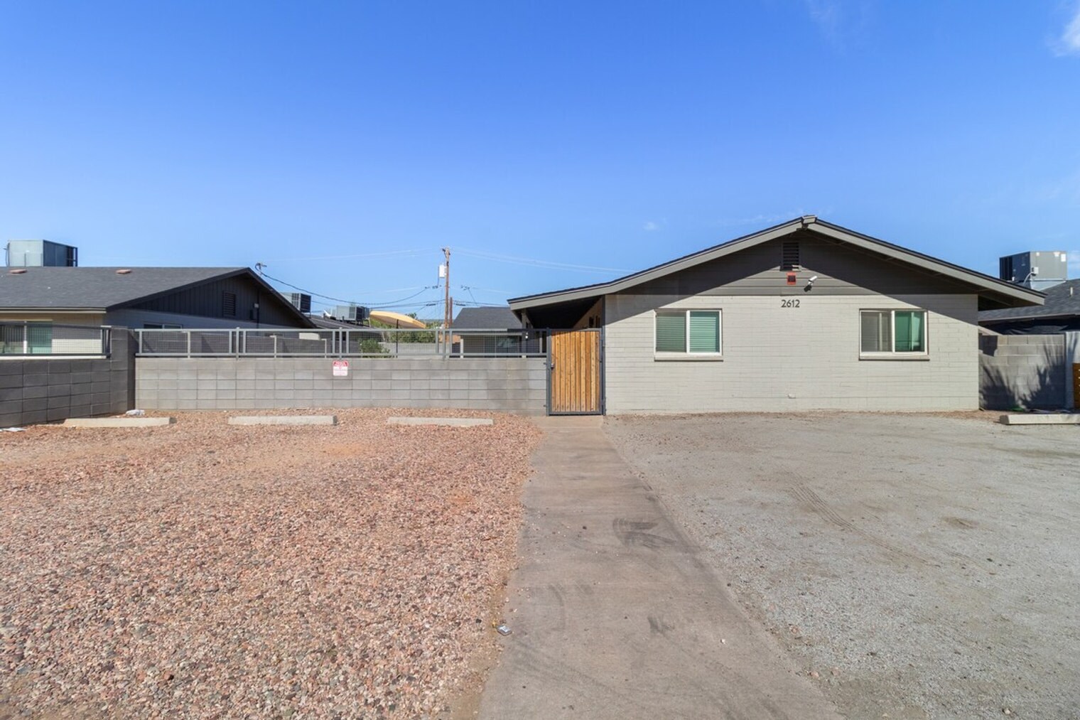 Building Photo - 2618 W Mariposa St
