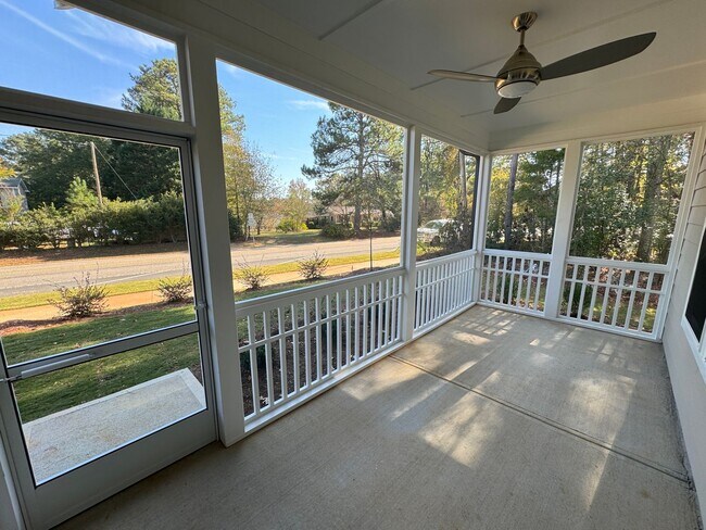 Building Photo - LIKE-NEW 4 Bed/4 Bath in N. Raleigh!