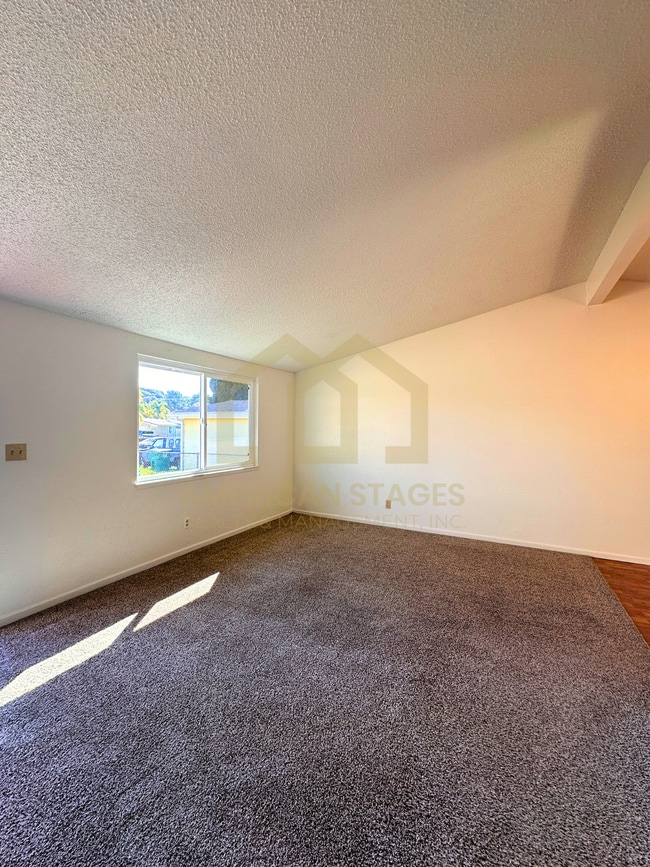 Building Photo - 3855 Via Mondo