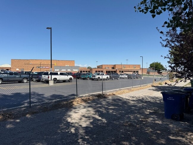 Building Photo - 2110 Prairie Rd