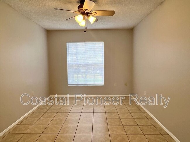 Building Photo - 1310 Lakehurst Way