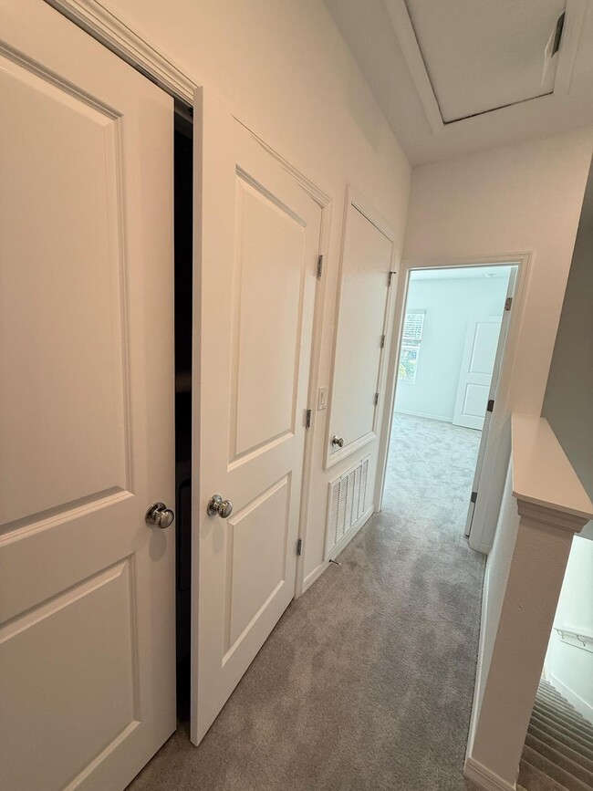 Building Photo - 7237 Sabal Ter