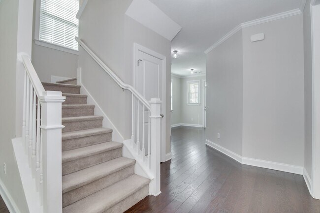 Building Photo - 983 Glenhaven Dr