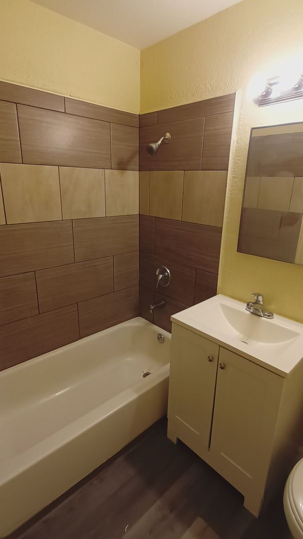Building Photo - Welcome to SkyView Villa & Somerset Apartments!