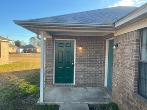 Building Photo - 350 S Davis St