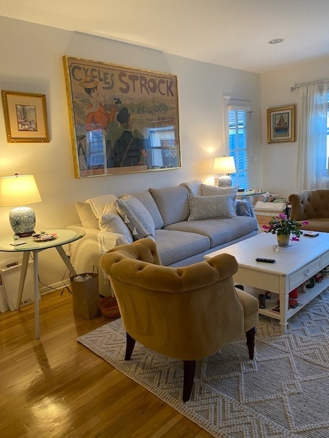 Living room furn not incl - 844 12th St