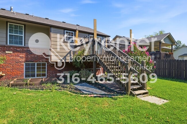 Building Photo - 827 S Sunset Cir
