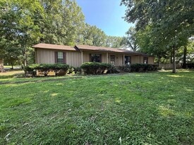 Building Photo - 102 Hickory Hill Dr