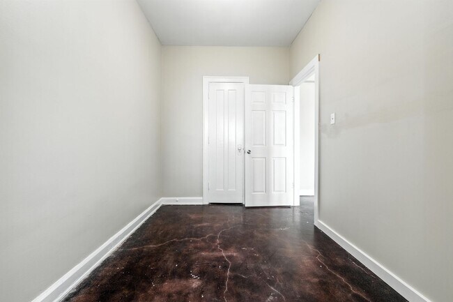 Building Photo - 111 E 16th St