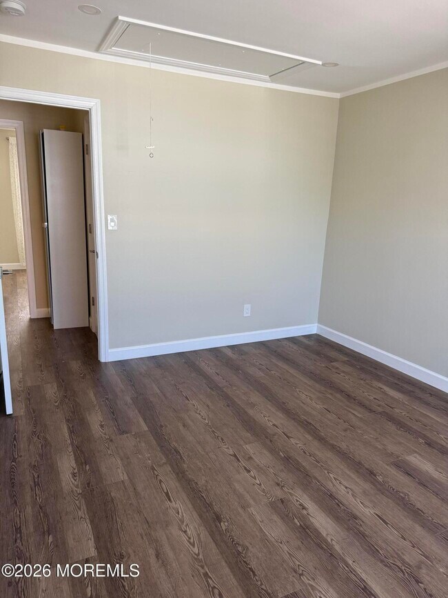 Building Photo - 15 Beachway Ave