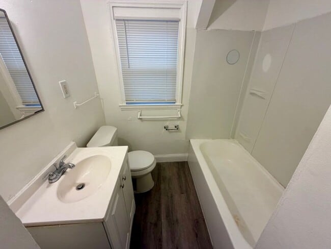 Building Photo - For Lease: Totally Updated 3 Bedroom 1 Bath Welcome Section 8 Call 313-429-3244 KPM Detroit