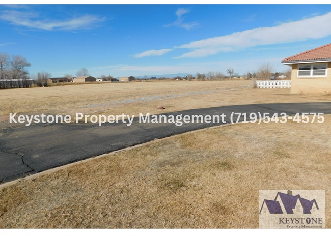 Building Photo - St. Charles Mesa! Spacious 4 Bedroom/1.5 B...