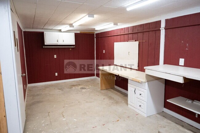 Building Photo - 517 N 3rd St