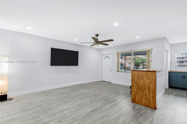 Building Photo - 5300 Washington St