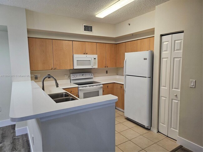 Building Photo - 2301 W Preserve Way