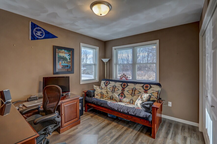 First floor bedroom/den - 846 Thompson Drive