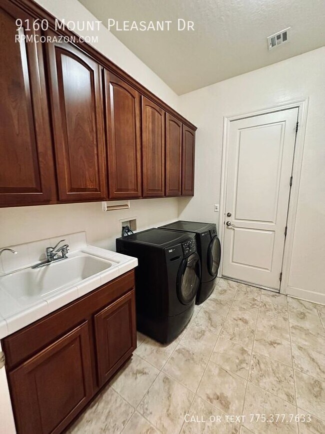 Building Photo - 9160 Mount Pleasant Dr