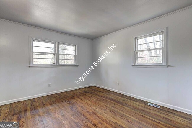 Building Photo - 4455 Fairfax Dr
