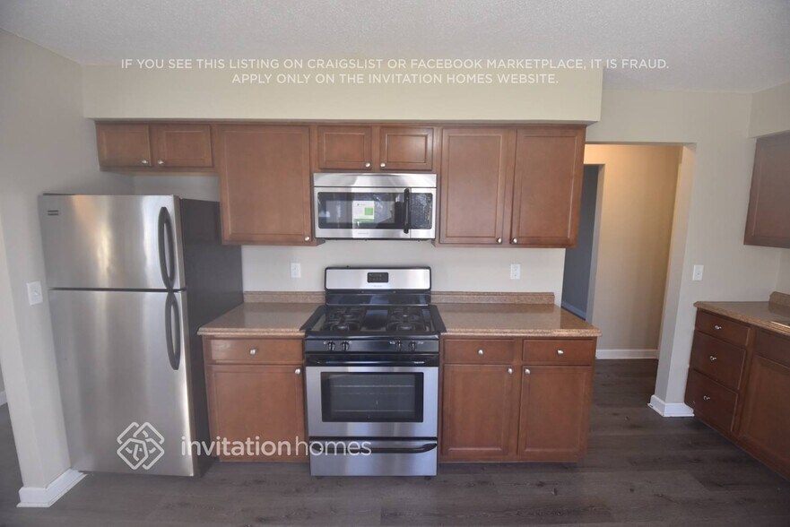 Building Photo - 801 Mccallum Dr