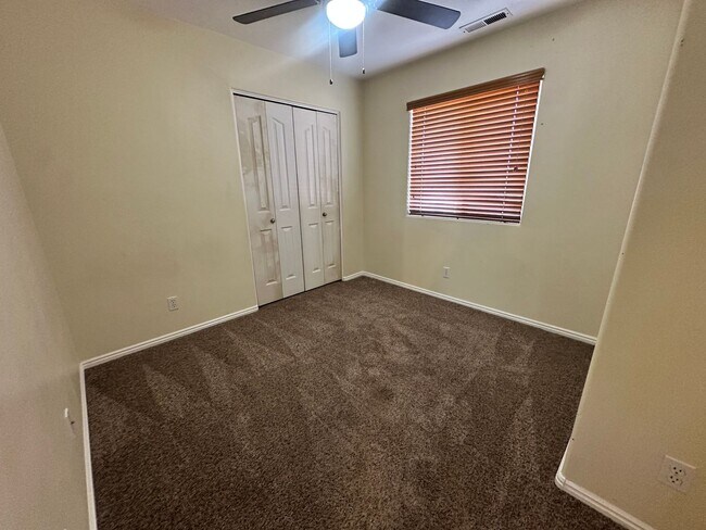 Building Photo - Move-In Bonus!!! 3 bedroom - 2 bath - located in Enoch