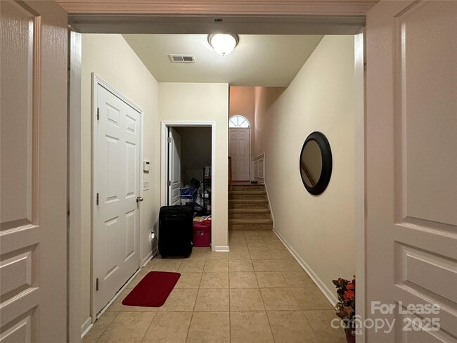 Building Photo - 835 Skybrook Falls Dr