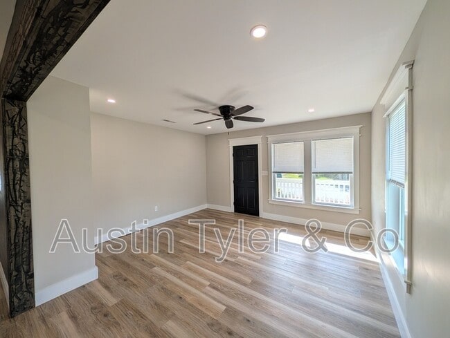 Building Photo - 2992 Smith St