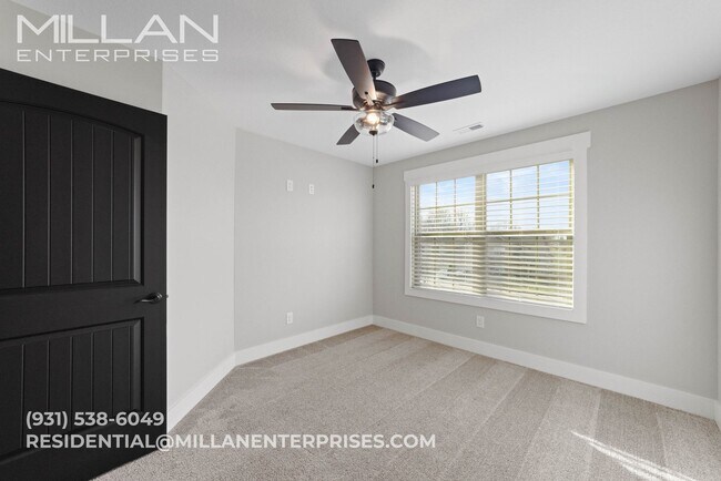 Building Photo - Elegant All-Brick Townhome in a Gated Community in Sango