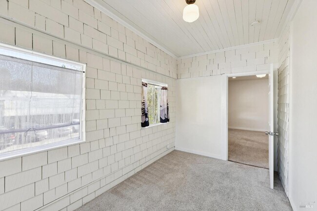 Building Photo - 21 Tamalpais Ave