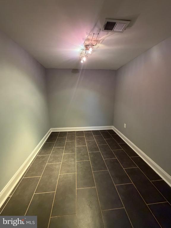 Building Photo - 5705 Sailstone Ln
