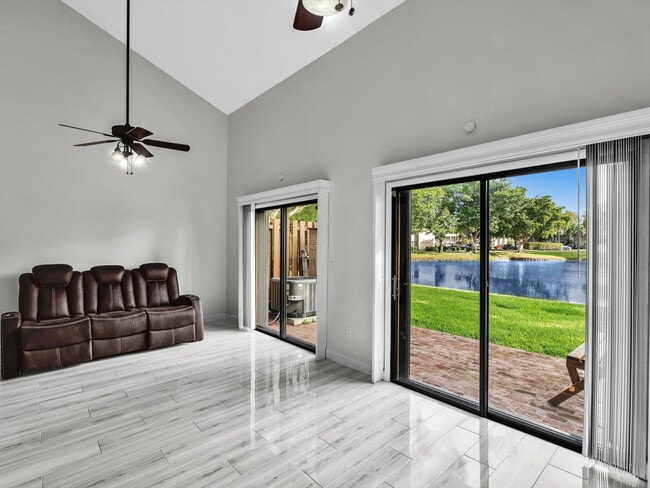 Building Photo - 4182 S Pine Island Rd