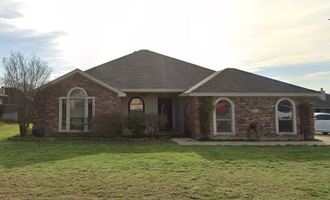 Primary Photo - 300 Oak Ridge Dr