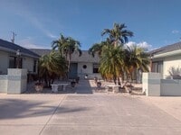 Building Photo - 715 SE 47th St