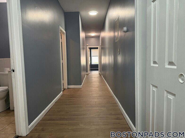 Building Photo - 114 Mt Pleasant Ave