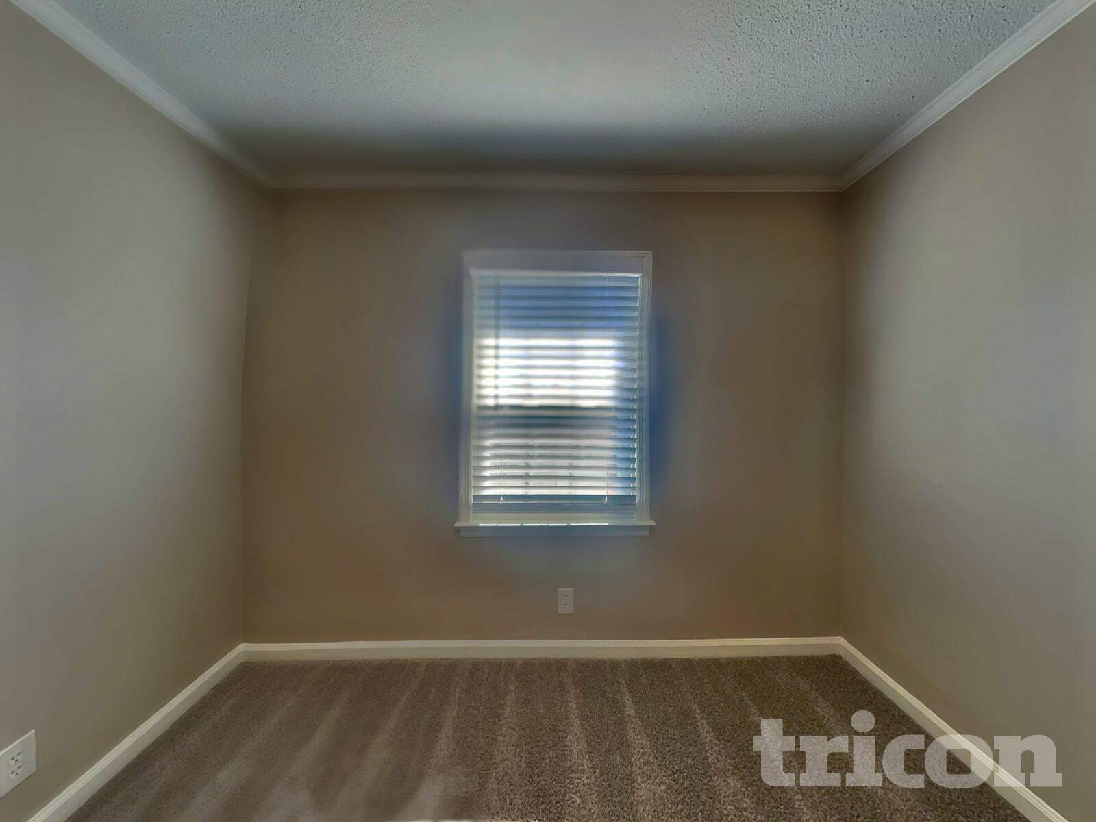 Building Photo - 2113 Putnam Ln