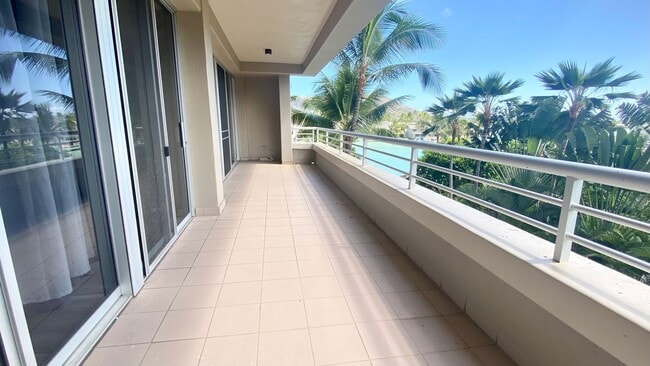 Building Photo - Spacious 2 Bedroom, 2 Bath, with 2 Parking Stalls - Kalele Kai in Hawaii Kai