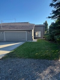 Building Photo - 1122